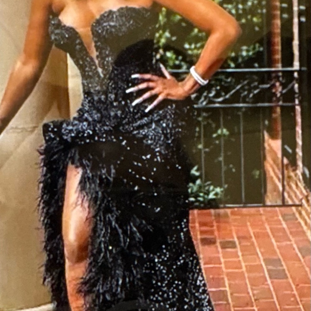 Elegant Black Evening Gwn